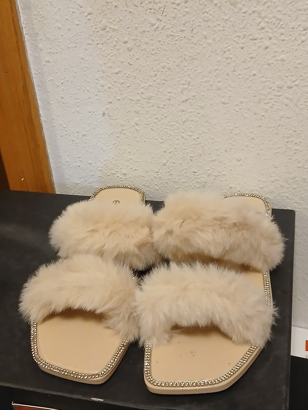 ANNA Nude Jelly Faux Fur Rhinestone Slide Sandals Women’s Size 7 - Picture 6 of 7